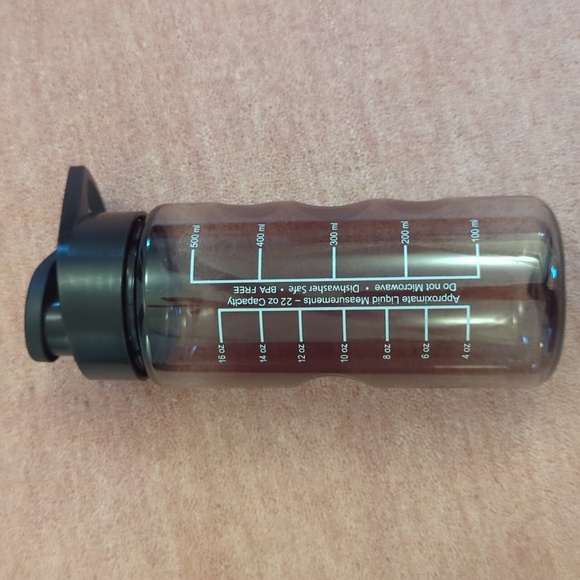 New Miraval Sling Bag and Water Bottle - Picture 6 of 10